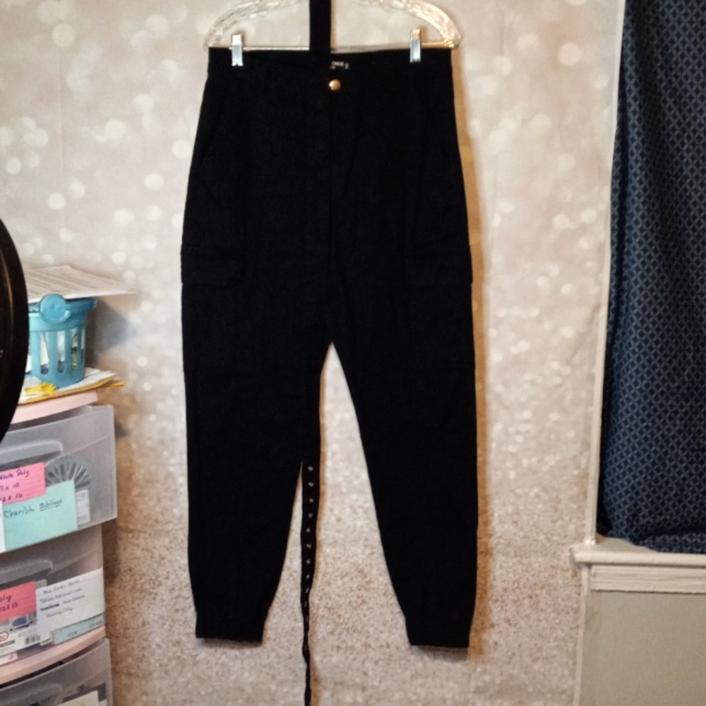 Almost Famous WOMEN'S JUNIORS WEB BELTED CARGO JOGGER PANT